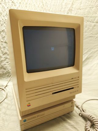 Vtg Apple Macintosh Se M5011 Computer,  Keyboard,  Mouse,  Scsi Drive Box,  Case