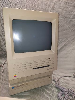 VTG Apple Macintosh SE M5011 Computer,  Keyboard,  Mouse,  SCSI Drive Box,  Case 3