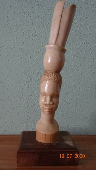 Vintage Sculpté/figure En Os