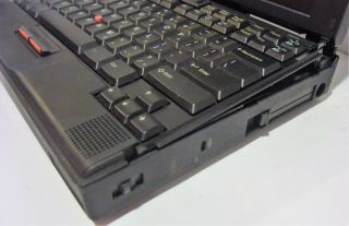 Vintage IBM ThinkPad 760XL Notebook Laptop Type 9547 - 3
