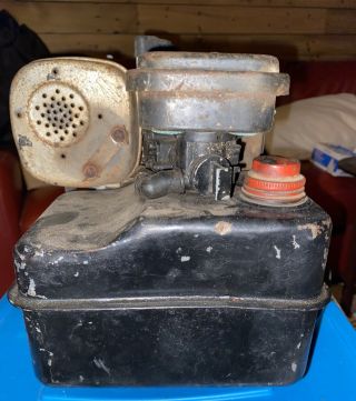 Vintage Briggs & Stratton 5HP Horizontal Shaft Engine runs 2