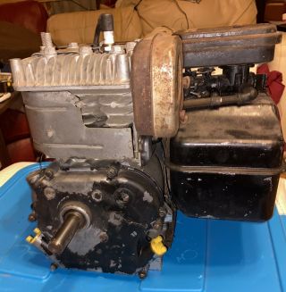 Vintage Briggs & Stratton 5HP Horizontal Shaft Engine runs 3