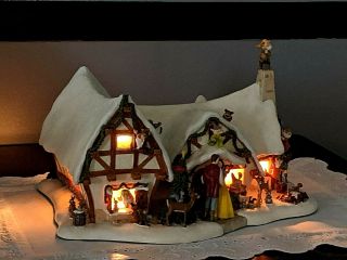 Vintage Danbury Disney Snow White And The Seven Dwarfs Christmas Cottage