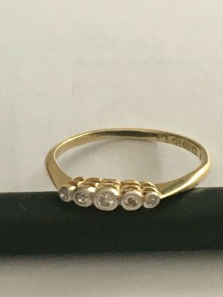Vintage Hallmarked 18ct Yellow Gold And 5 Diamond Ring - Approx 1.  6 Grams Weight