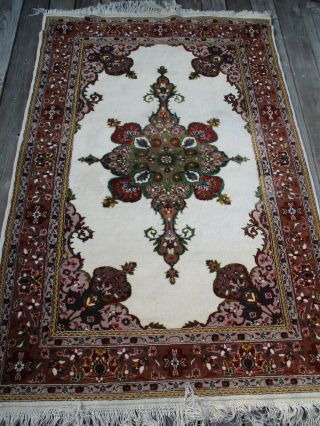 Vintage Persian Rug 49 By 75 Inches Area Carpet Floral Estate Tabriz Red Wht Gn