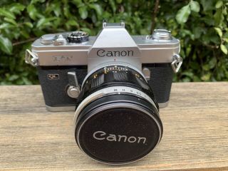 Vtg Canon Ft Ql 35mm Film Camera & 50mm F/1.  2 Lens W Black Hard Case Japan Made
