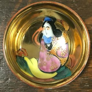 Small Signed Japanese Kutani Sake Cup Hand Painted Woman And Gold Gilt