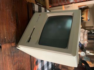 Vintage Apple Macintosh Plus Desktop Computer - M0001a
