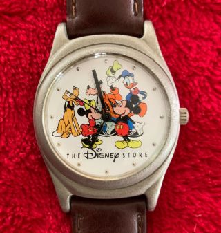 The Disney Store Cast Member Employee Watch Mickey Mouse Fab Five Second Edition