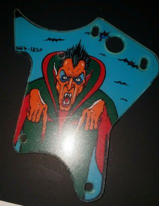 64 - 18sp Pinball Cyclone Vampire Center Plastic With Backing Paper Cpr