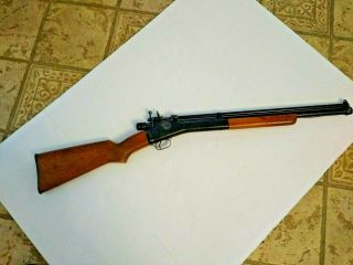 Vintage Crosman Model 101.  22 Cal Single Shot Pump Pellet Air Rifle -