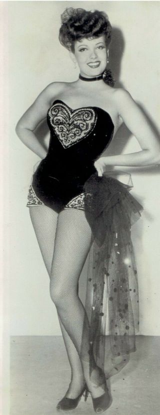 1949 Vintage Photo Leggy Actress Linda Darnell Cheesecake Pose Fishnet Stockings