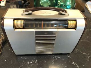 Vintage Rca Victor 66b6 Globe - Trotter Portable Am Radio