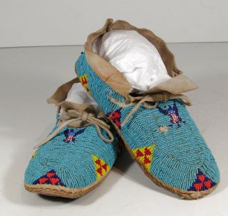 1920s Pair Native American Sioux Indian Bead Decorated Hide Moccasins With Eagle