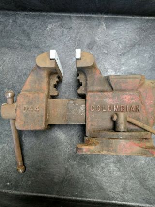 Vintage Columbian D44 4 " Bench Vise With Swivel Base & Pipe Jaws 5 - 1/4 " Opening