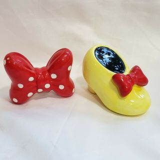 Vintage Disney Minnie Mouse Shoe And Hair Bow Salt And Pepper Set
