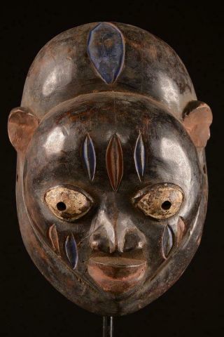 8950 An Old African Yoruba Mask Nigeria