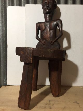 African Chair Tanzanian Carved Wood stool Throne 1940s Nyamwesi 3 Leg Luguru 29 
