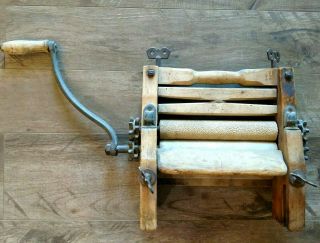 Antique Wooden Clothes Washer Wringer Cast Iron Hand Crank & Fittings No.  19