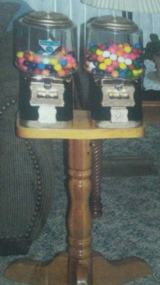 Vintage Double Head 25 Cent Candy Gumball Machines With Wood Pedestal