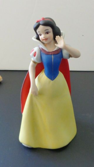 Disney 1998 Snow White 6 " Ceramic Porcelain Figurine Made In Sri Lanka