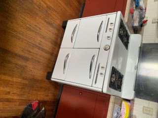 Antique Early 1950s White Crown Gas Stove In.  A Good Buy.
