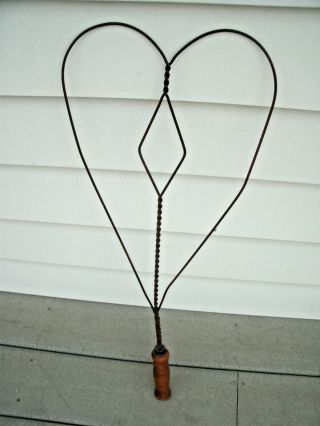 Vintage Heart Shape - Diamond Center Rug Beater - - Wood Handle - -