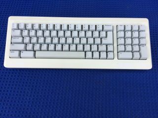 Vintage Apple Macintosh Computer Mac Plus 1989 Keyboard Usa M0110a