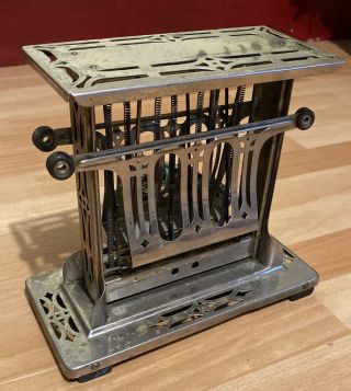 Antique & Collectible - Universal - Landers,  Frary & Clark - Electric Toaster - U.  S.  A.