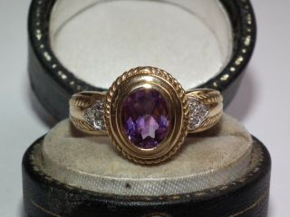 Looking Vintage Solid 9ct Gold & Natural 1ct Amethyst & Diamond Ring