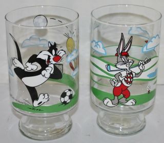2 Vintage Disney - Donald Duck,  Sylvester - Anchor Hocking Large Glass - 32 Oz -