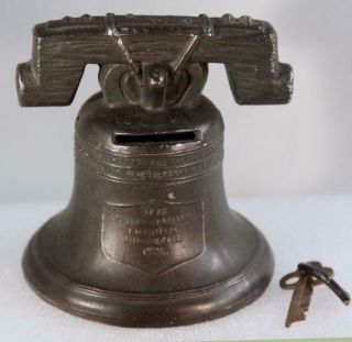 Vintage Cast Iron 1926 Liberty Bell Sesquicentennial Exposition Coin Bank W/key