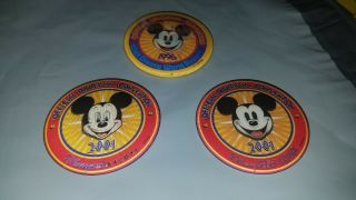 Disney Official Disneyana Convention 1996,  2×2001 Disneyland Buttons Holographic