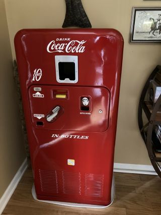 1950s Vmc 33 Coke Machine Restored