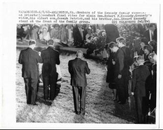 1968 Upi B&w Photo Senator Robert F Kennedy Family Funeral United Press Photo