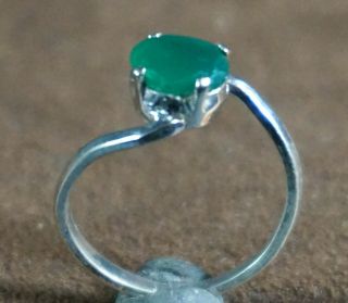 Vintag.  Natural 1ct.  Emerald Oval - Cut Gemstone Sterling Silver Lady Ring