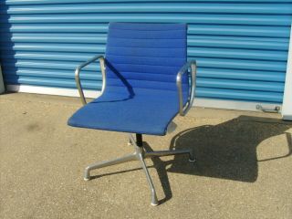 Herman Miller Eames Aluminum Group Office Chair Blue