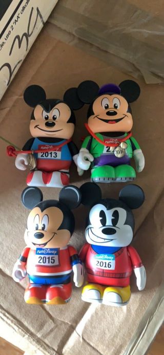 Run Disney 2013,  2014,  2015,  2016 Vinylmation Runner Mickey Mouse Figure