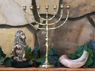 Vintage Solid Brass 7 Light Temple Menorah 7 Arm/branch Candelabra Synagogue