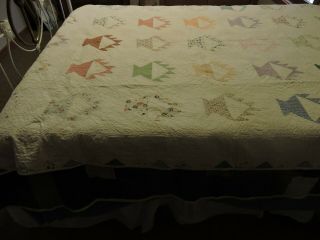 Vintage Hand Stitched/quilted Flower Basket Quilt - 91 In X 67 In