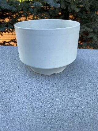 1960s White Modernist Planter By Richard Lindh For Arabia Finland 7 1/4” X 5 1/2