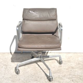 Vintage Soft Pad Office Chairs Designed By Eames For Hm For Restoration Project