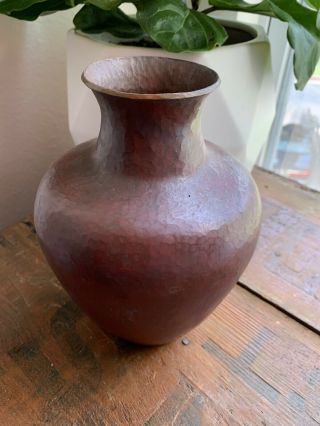 Antique Arts & Crafts Hammered Copper Vase Stickley Era Vintage 7.  5”H x 6” dia. 2