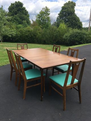 Mid Century Diningroom Table And Chairs