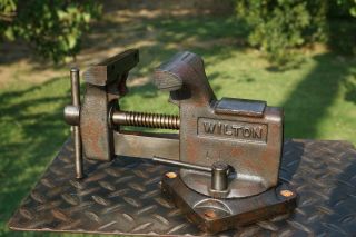 Vintage Wilton Swivel Anvil Vise 3 - 1/2  Jaws,  Cast Iron Bench Vice With Pipe Grip
