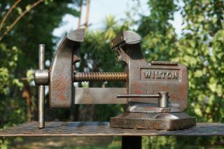 VINTAGE WILTON SWIVEL ANVIL VISE 3 - 1/2  JAWS,  CAST IRON BENCH VICE WITH PIPE GRIP 3