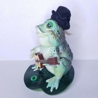 Vintage Dan Dee Mechanical Singing Frog singing The Gambler Kenny Rogers 3