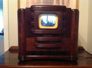 Retro Vintage Television Set Prewar 1938 Art Deco Style B&w 5 " Screen