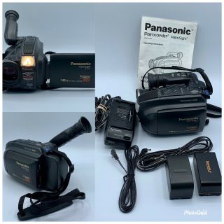 Panasonic Palmcorder Palmsight Pv - L657 Vhsc Video Camera,  Case,  Vintage