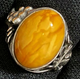 Lovely Vintage Estate Sterling Silver & Butterscotch Amber Cabachon Ring Sz 6.  25